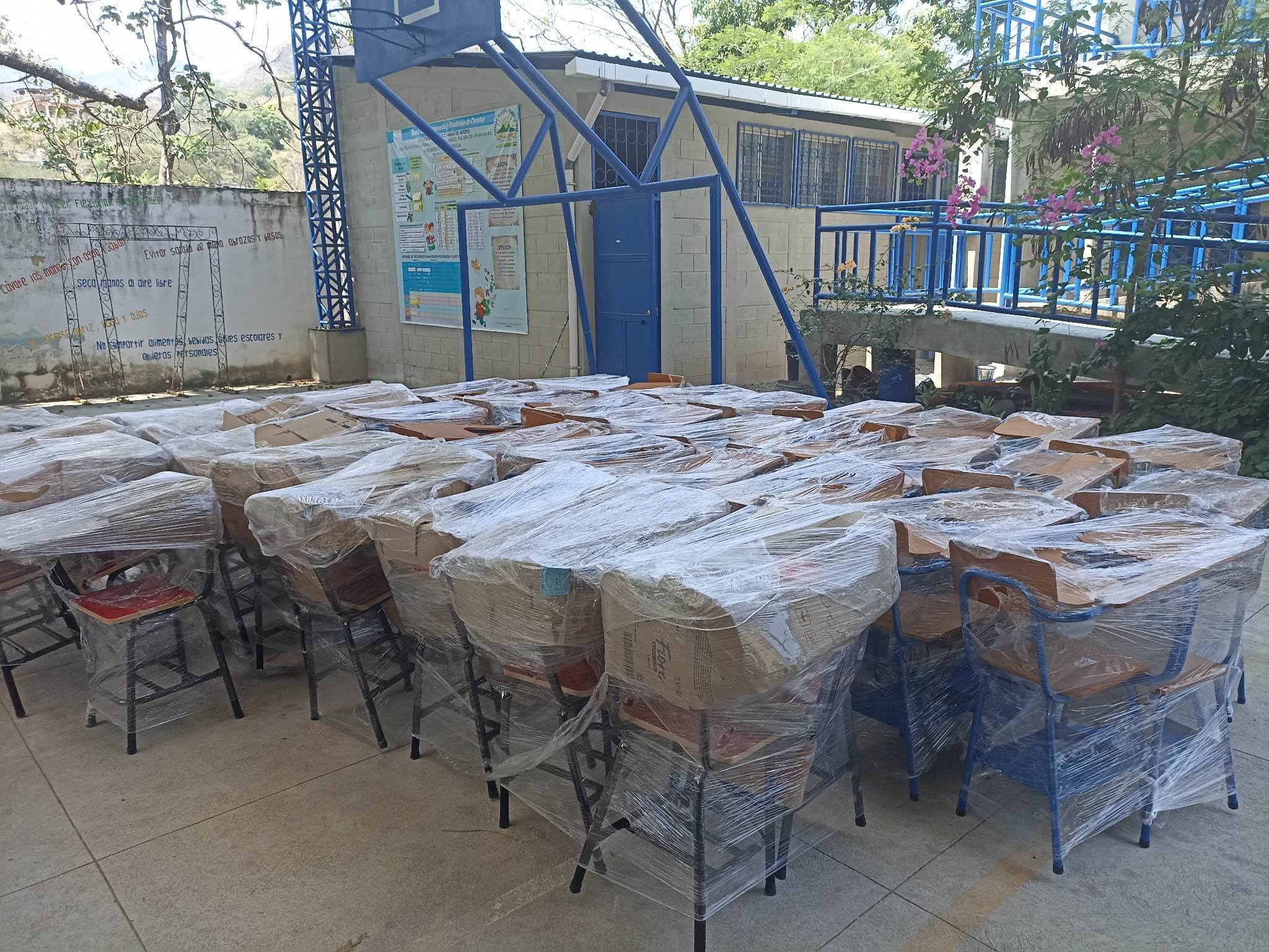 Desk Delivery to INED, San Jacinto