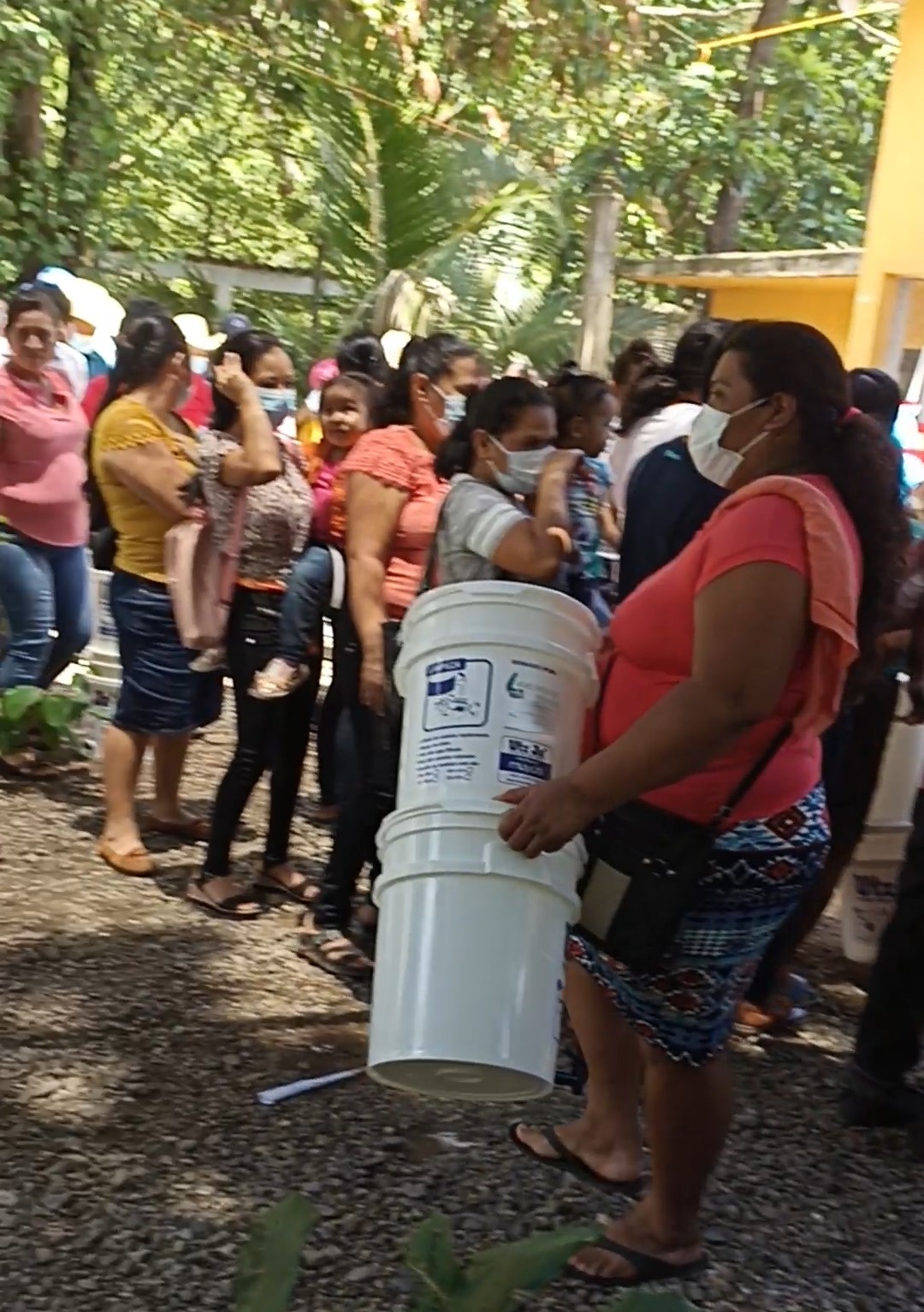 Delivery of 300 Ecofilters to Residents of La Majada, Pueblo Nuevo Arriba, Agua Zarca, and Las Lomas Villages