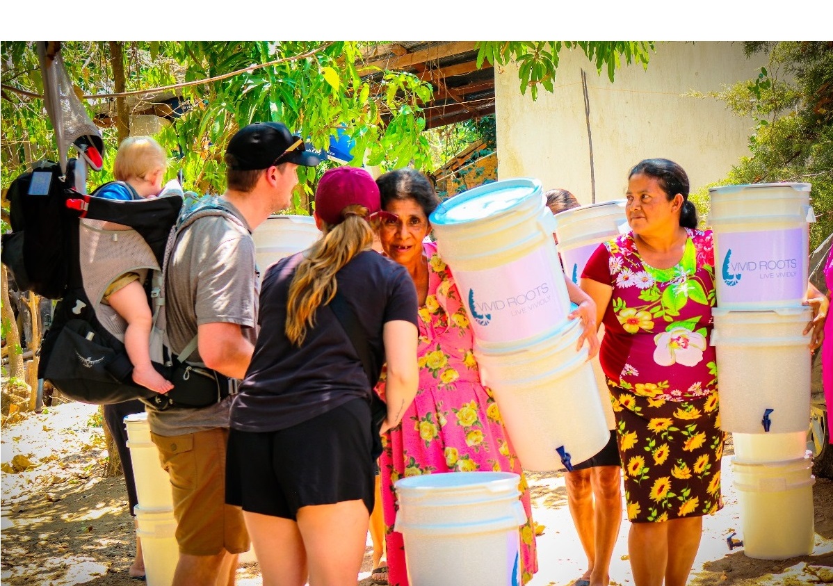 Delivery of 38 ecofilters in Lomas Abajo Village